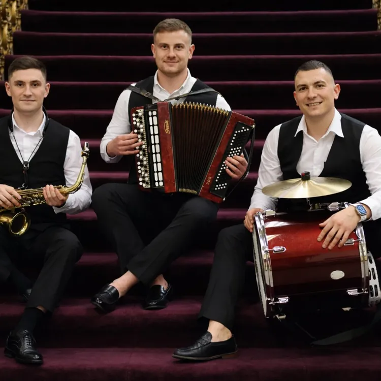 Savitskyi Band on the stairs at Dnister